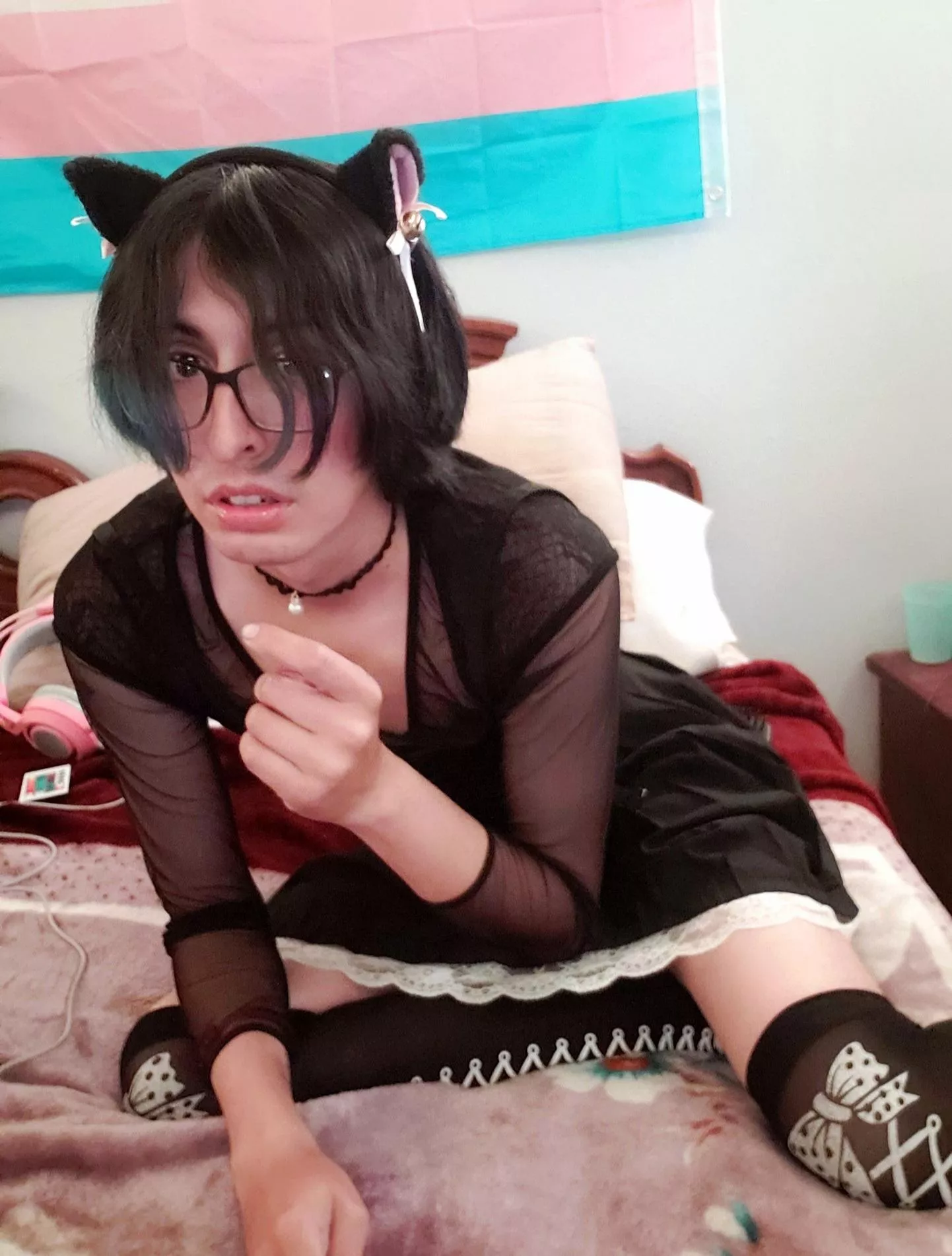 🎵I'm good at being a bad boi, I'm a goth boi, I'm not a sad boi🎵