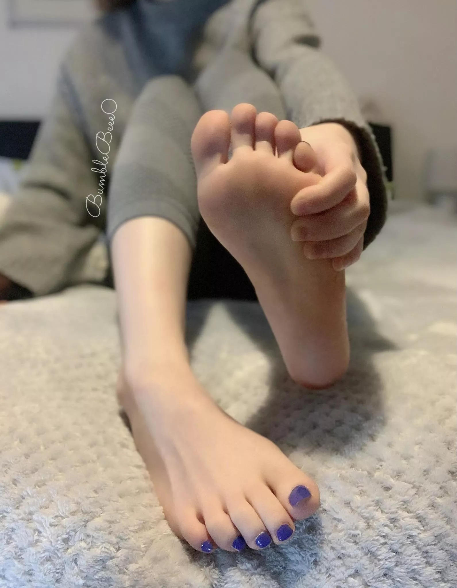 I’m holding your snack 🍬😉