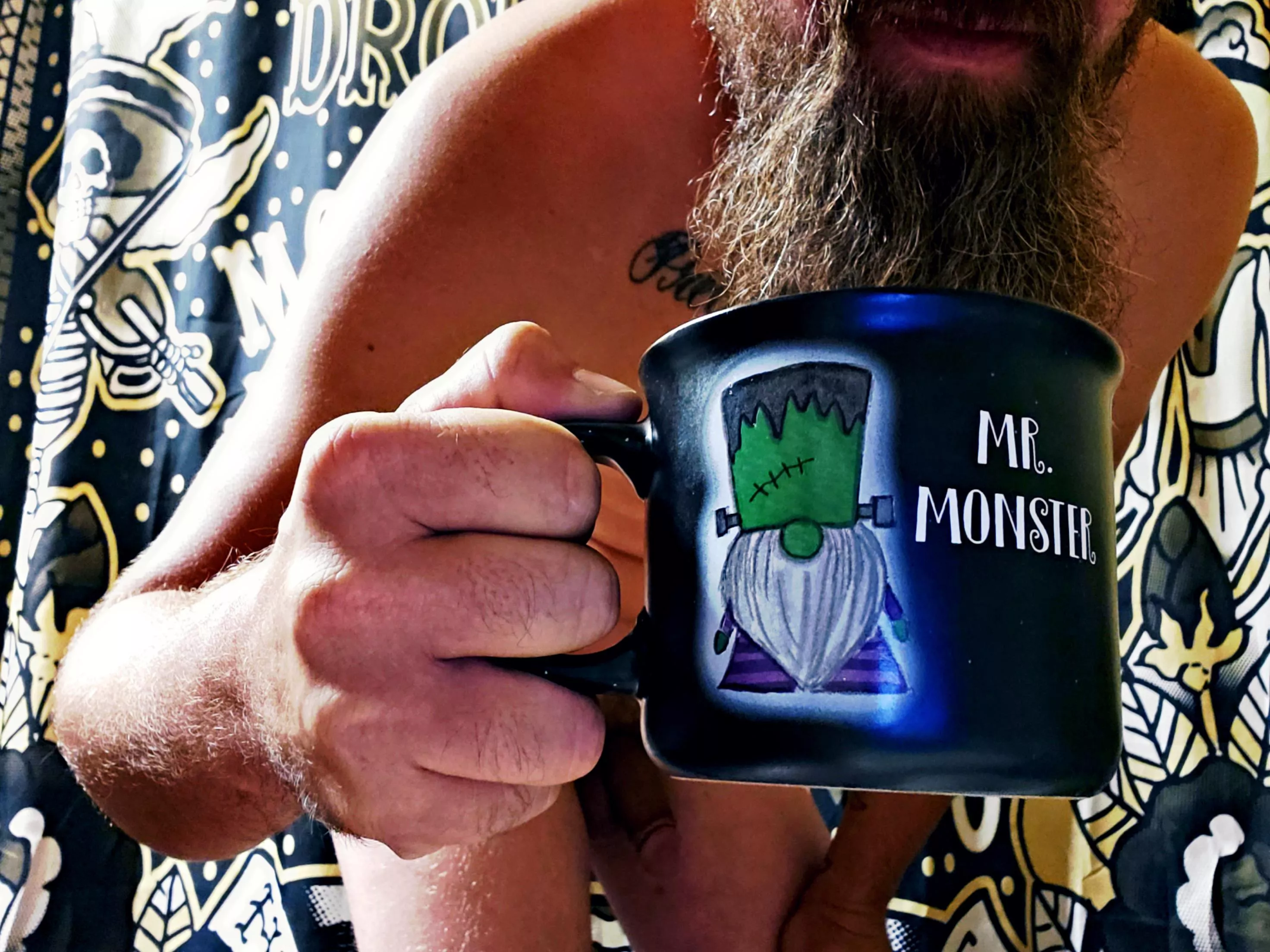 I'm in Halloween mode all year round, but now I don't feel out of place posting with my spooky mugs π (M) I'm in Halloween mode all year round, but now I don't feel out of place posting with my spooky mugs π (M)