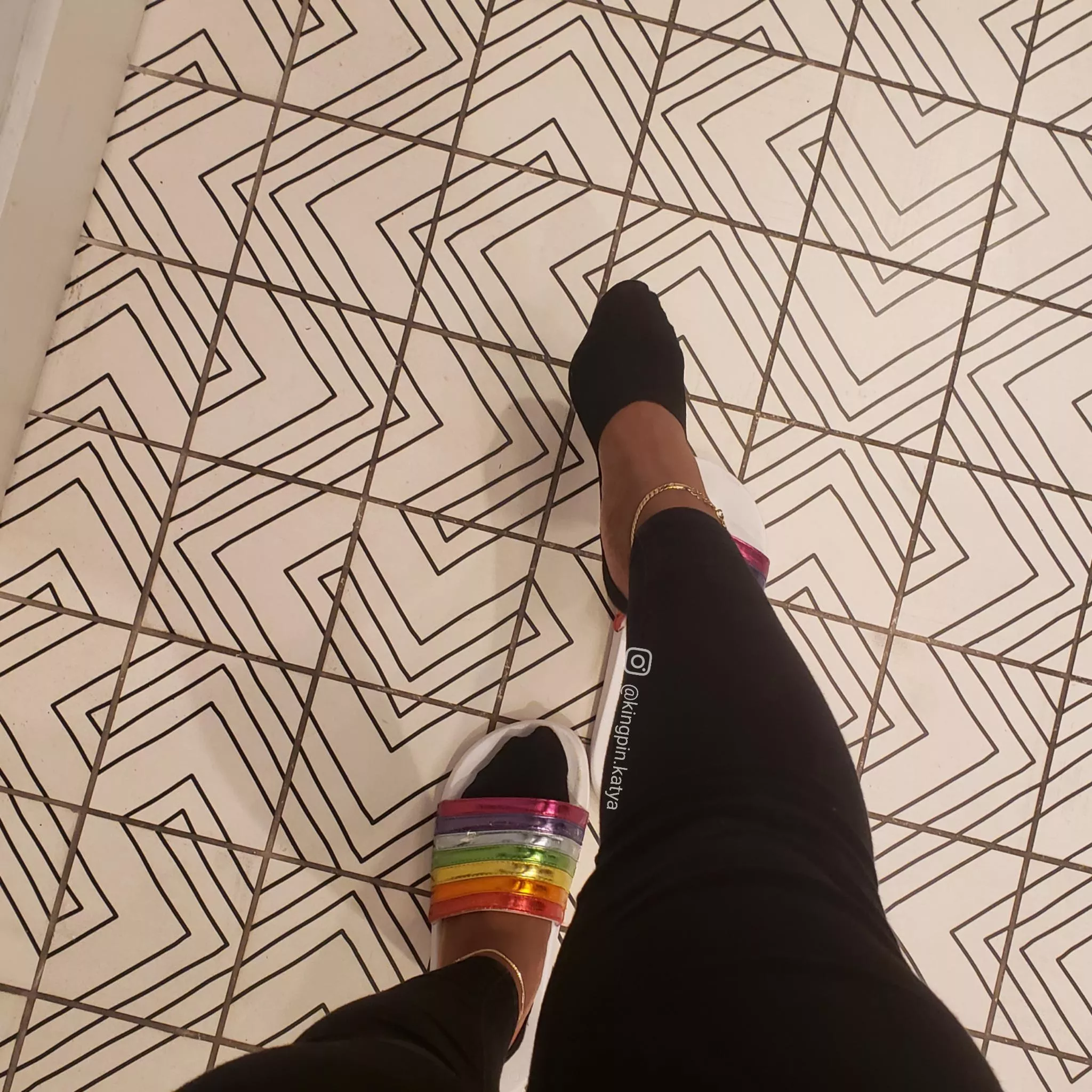 I'm in love with these tiles against my black ankle socks