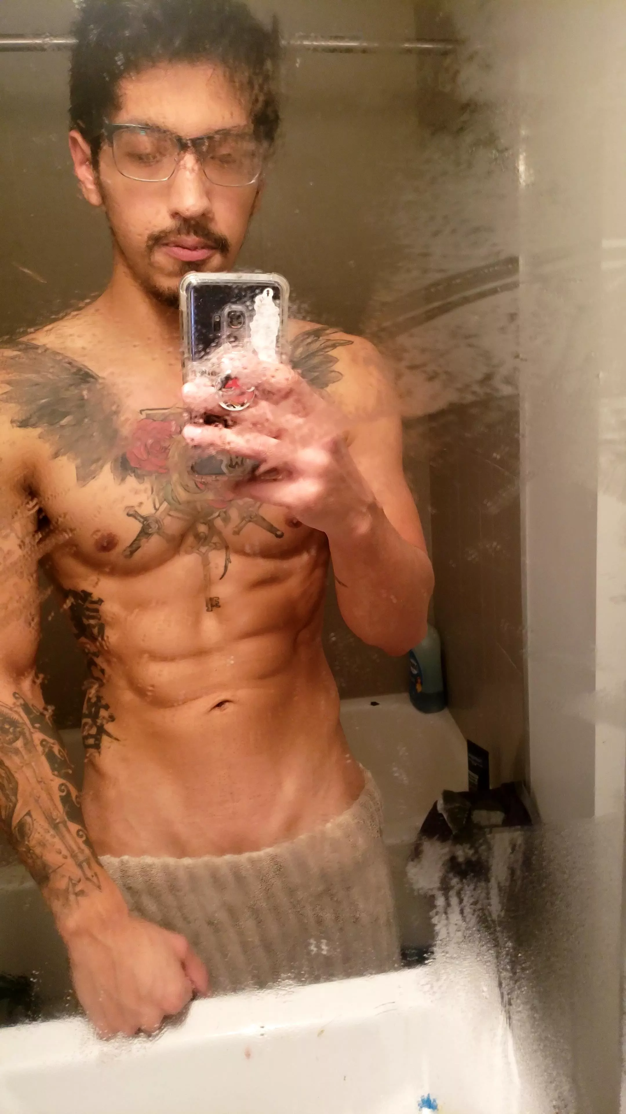 I'm like a solid 7 right๐
 I'm like a solid 7 right๐