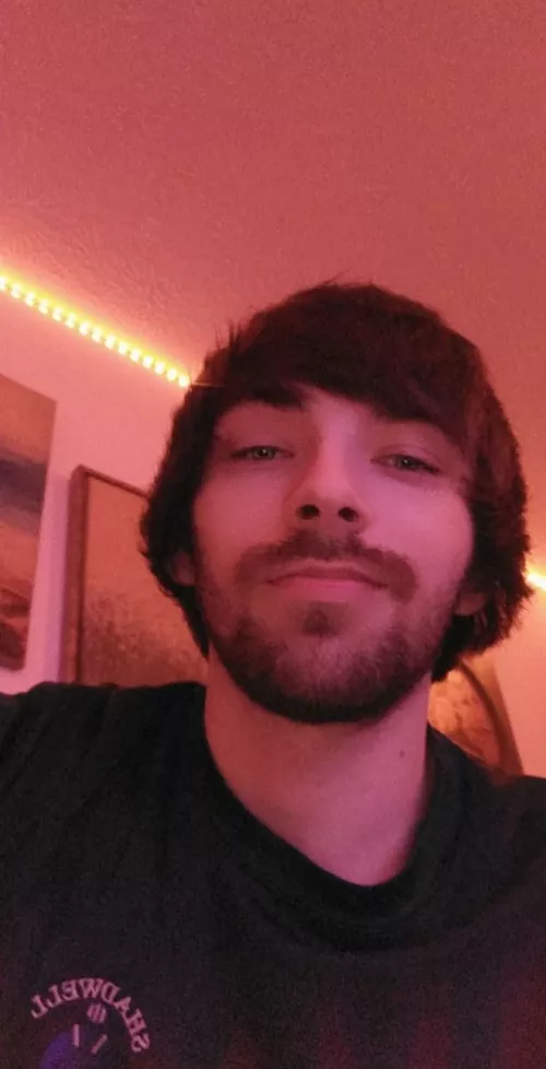 I'm lonely guys. Anyone wanna message and talk about whatever?