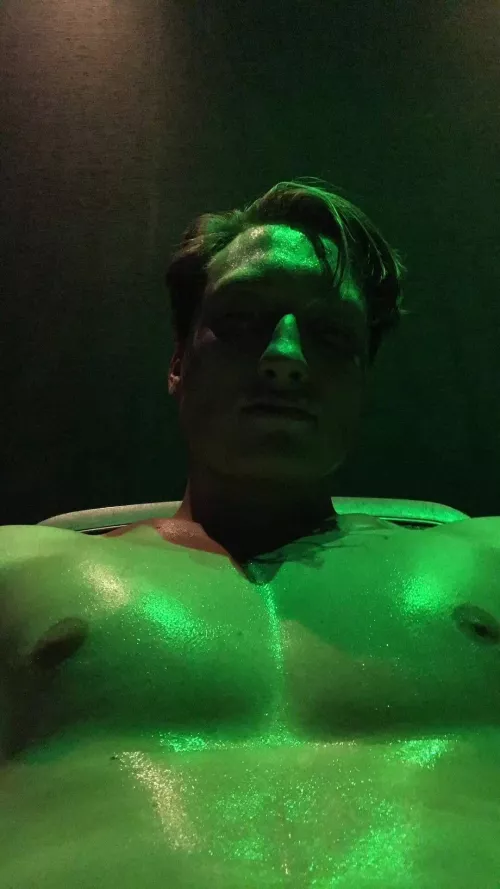 I'm looking for a girl to play on a snap, dm me