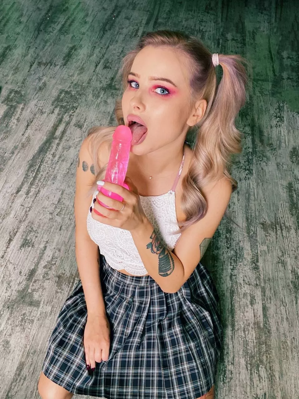 I'm looking for a neighbor to fulfill dirty fantasies