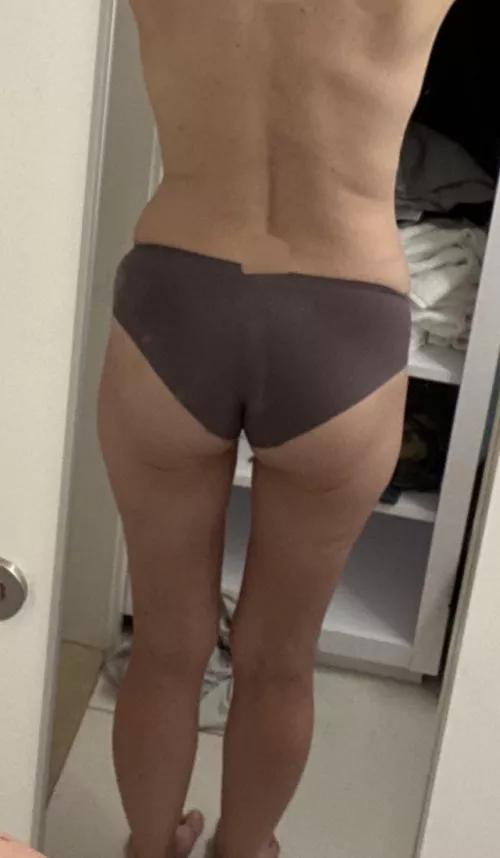 I’m losing my tan😥 come on summer!