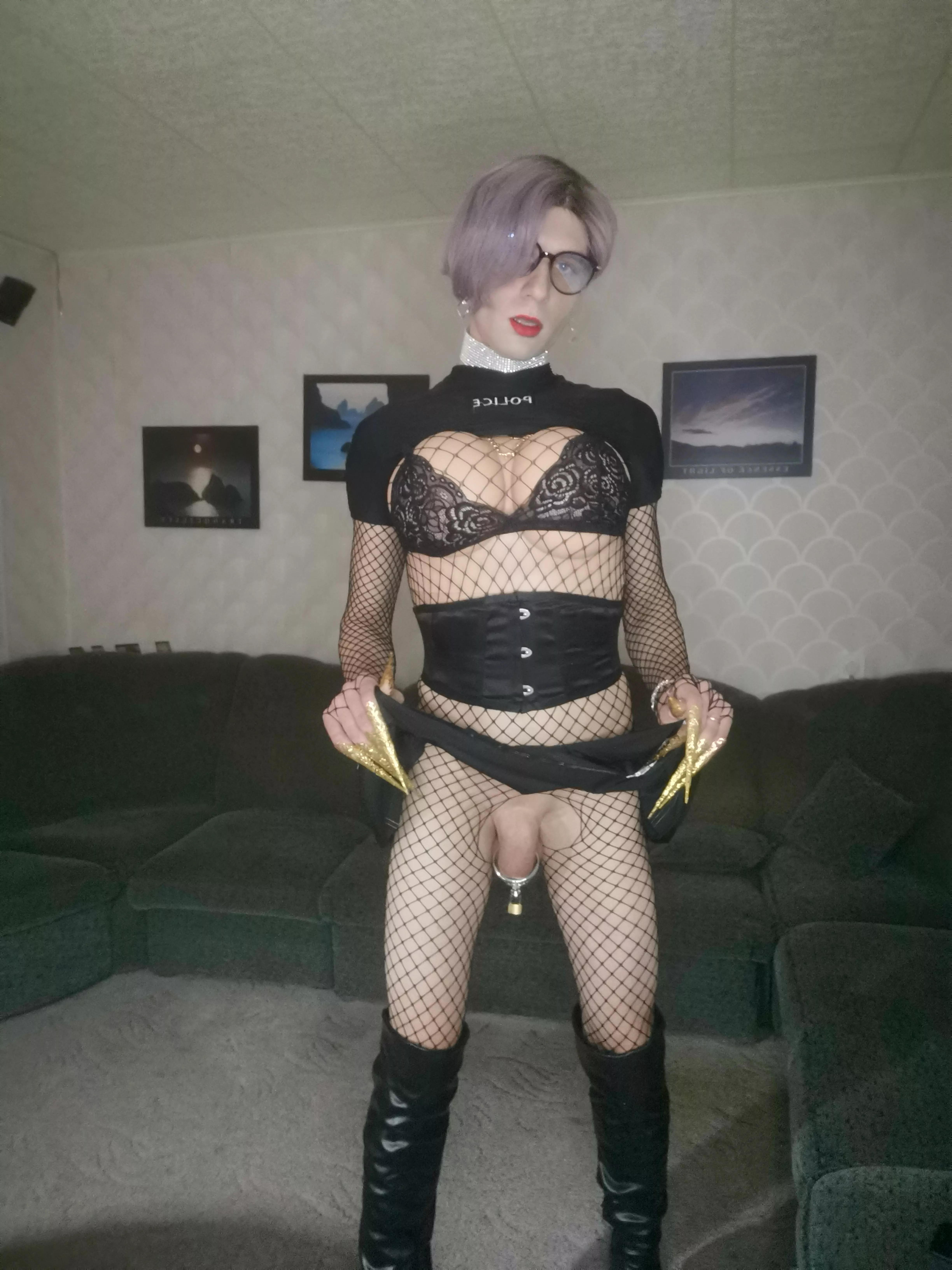 im love cage and suck dick