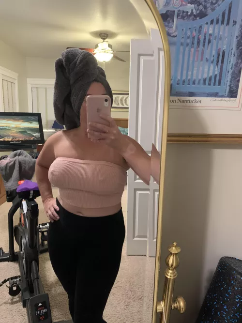 Iβm loving this top today!! What do yβall think?