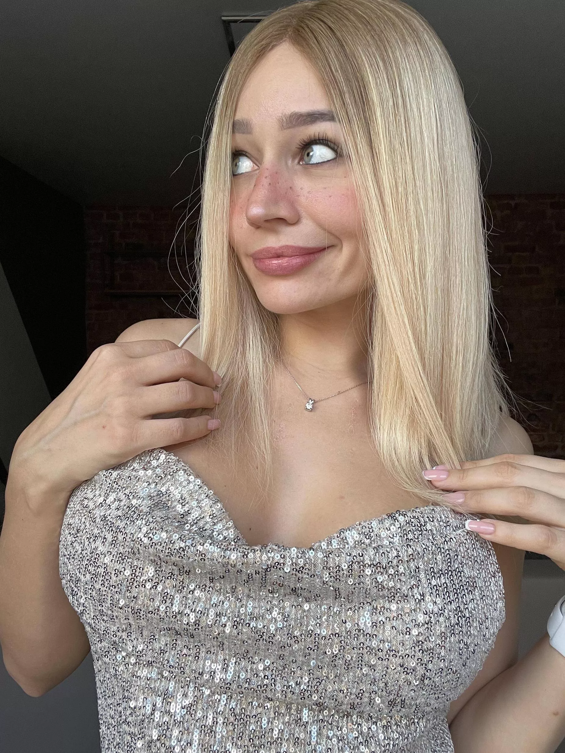 I'm not a porn actress - I'm a girl with very perv mindCheck my link in bio and prpfile😍