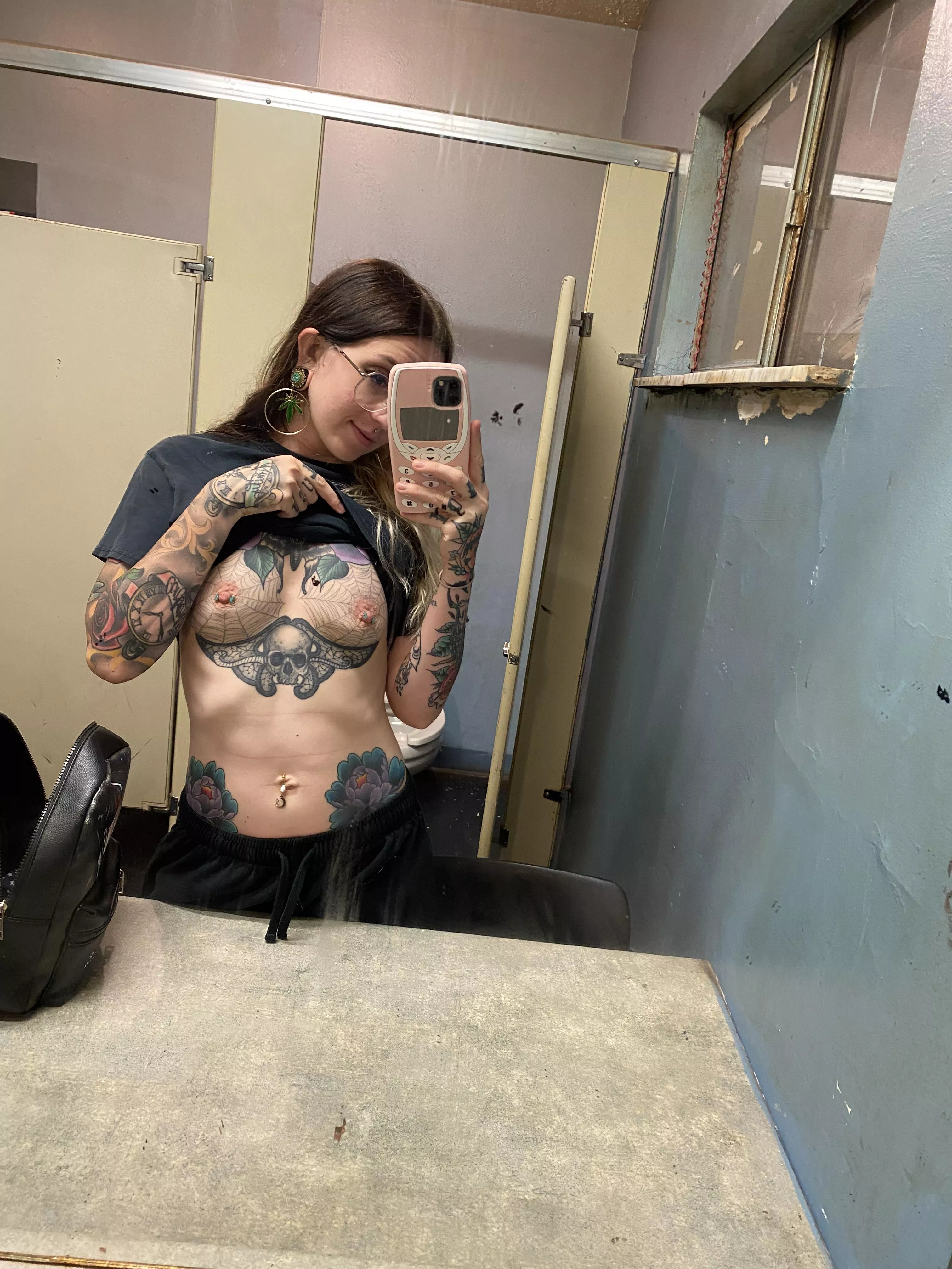 I’m not exactly showing here but the pregnancy is giving me boobs! This is my first time posting nude on the internet pregnant! I’m nervous 😬 I’m not exactly showing here but the pregnancy is giving me boobs! This is my first time posting nude on the internet pregnant! I’m nervous 😬