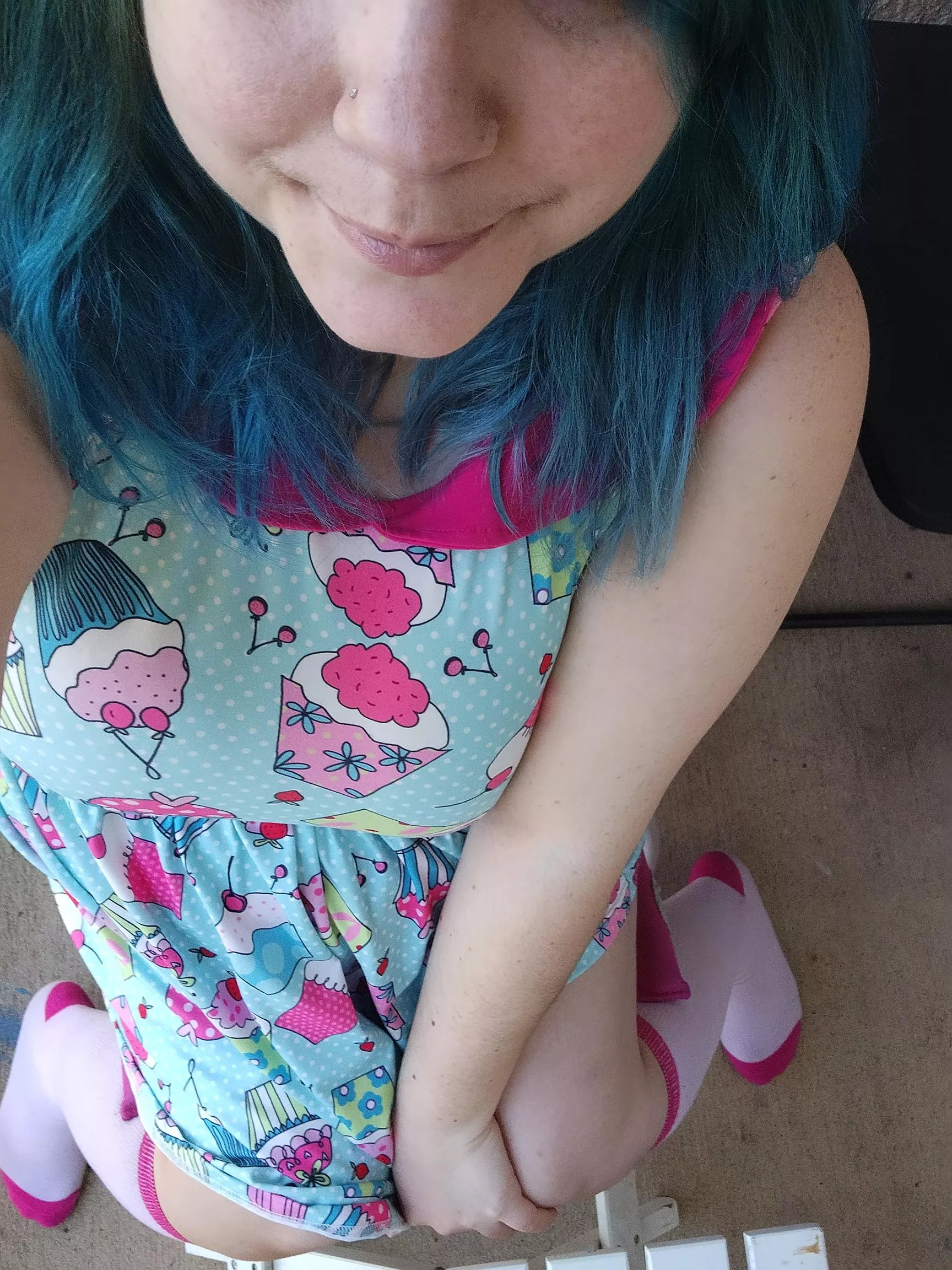 I'm not feeling very Christmas-y so I went with something that makes me feel smol and happy 😊