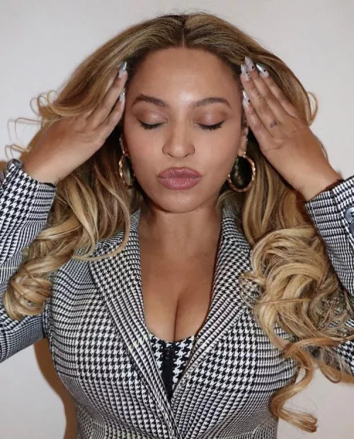 I’m not kidding when I say I could goon for hours for goddess Beyoncé I’d love it if she’d give me a dominant joi, hopefully some buds can help me out