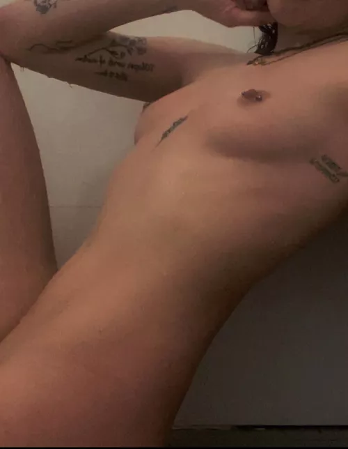 I’m obsessed with taking aesthetic nudes ;)