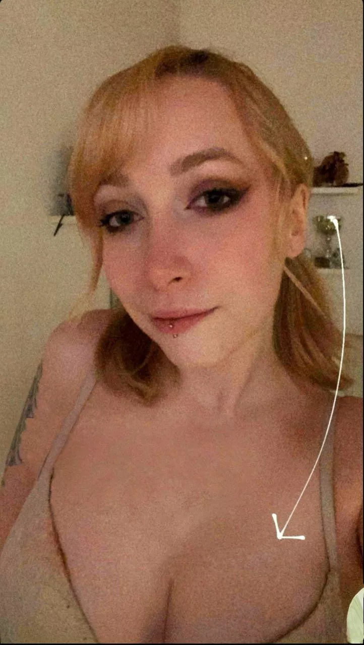 I’m searching someone that can cum on this photo, thank you kik: jizz454