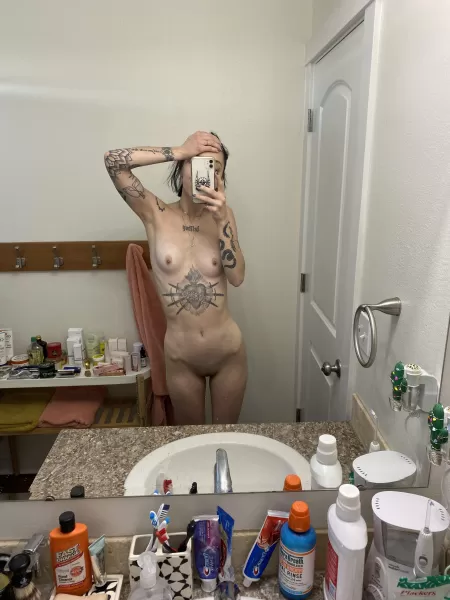 Iโm self conscious about my hips. But I donโt care right now Iโm horny. (F23)