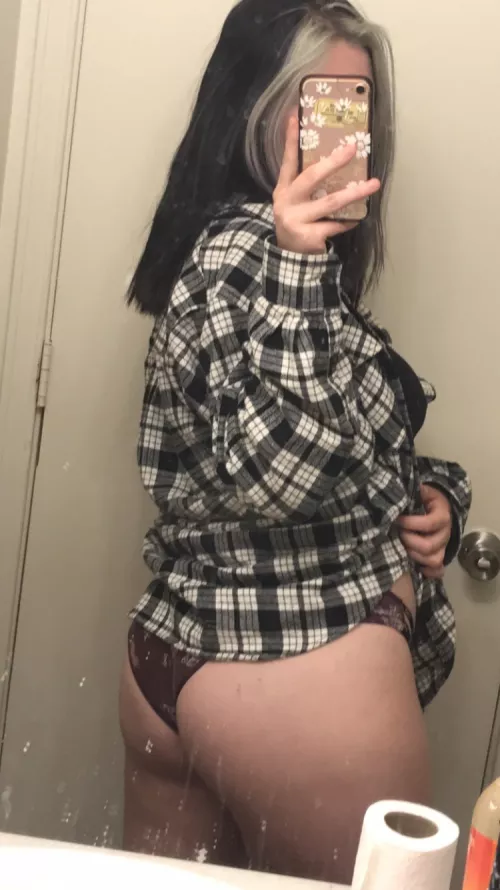 Iβm so bored, come message me