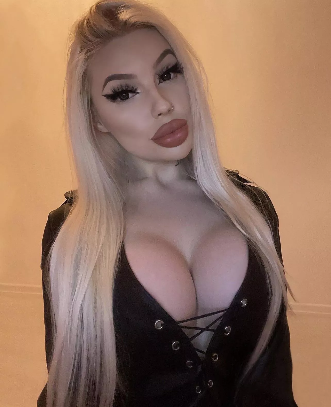 I’m so fake, I make barbie look real🤪😈 I’m so fake, I make barbie look real🤪😈