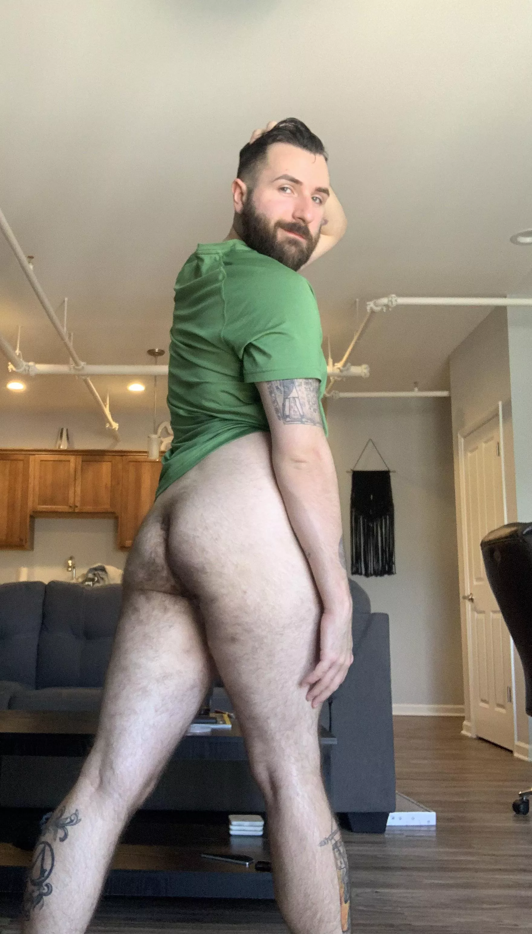 I’m so glad I have a fat and hairy ass I’m so glad I have a fat and hairy ass