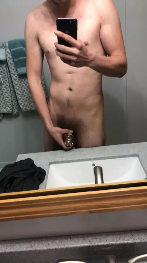 I’m so horney in my little cage 24 year old sub boy