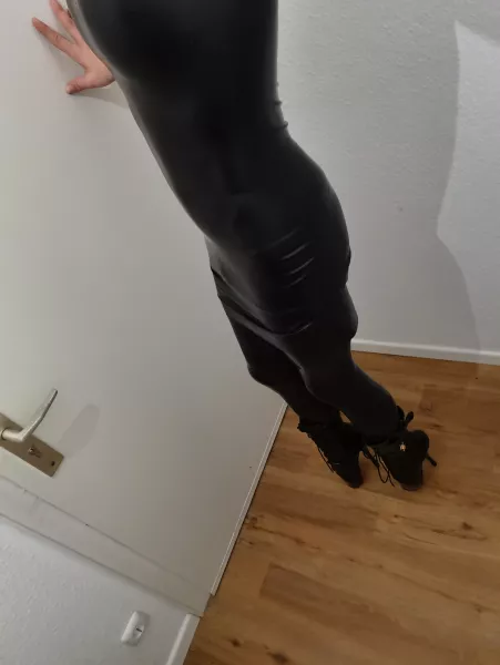 I'm so in love wit my latex and ballet boots