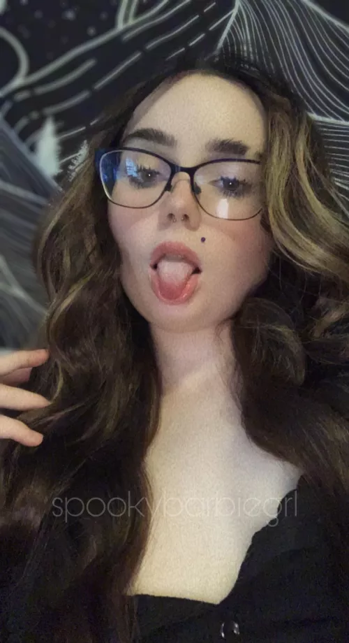 Iām so much hotter than your gf š¤«š¤