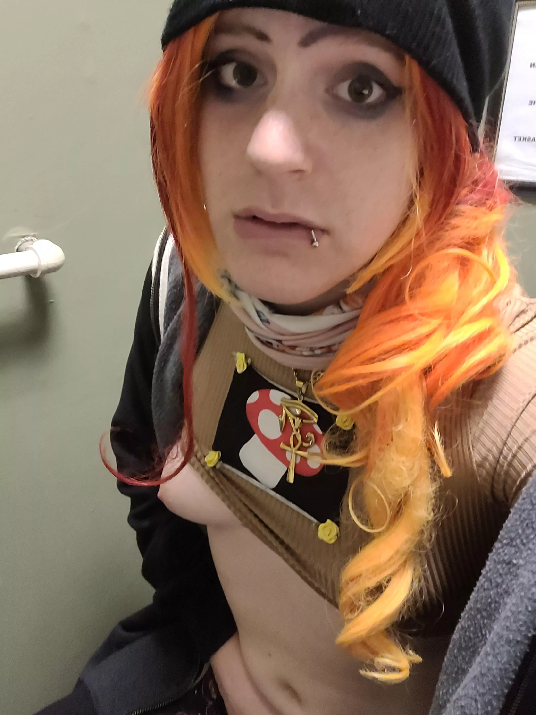 I'm such a horny bimbo I can't stop rubbing myself even at work I'm such a horny bimbo I can't stop rubbing myself even at work