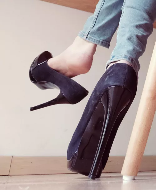 I'm sure this would get your attention :3 💕 (oc)