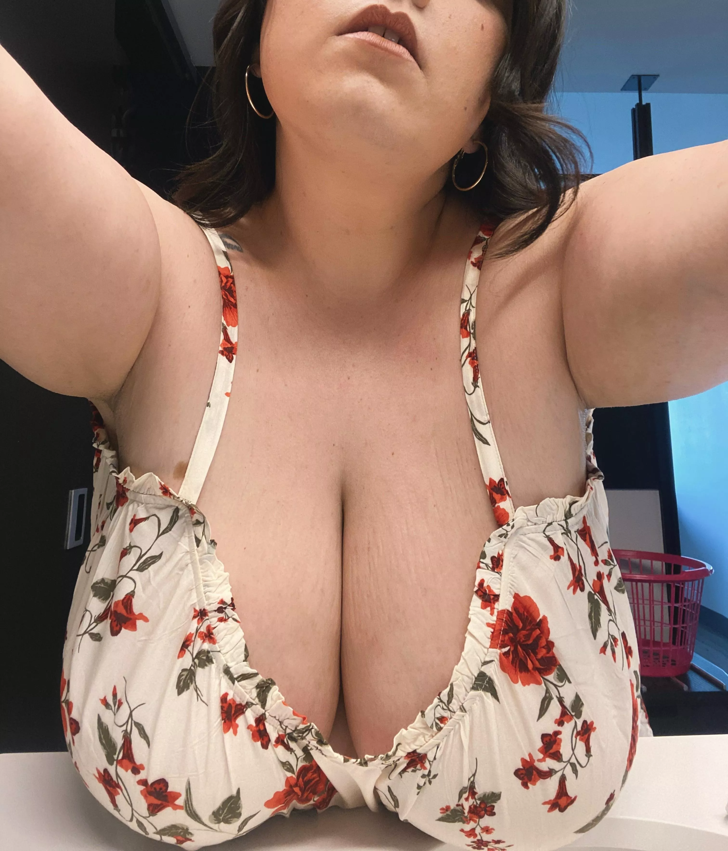 I’m very thankful to all of you for helping me grow this page so fast! As an expression of gratitude for all of my lovely followers - here is a high res photo taken from my bathroom this morning😘 Xx [OC]