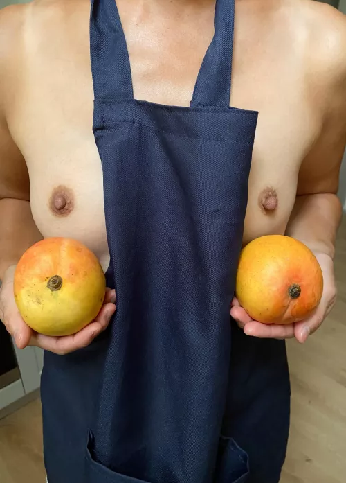 I’m waitress Nikki , would you like one or two ?