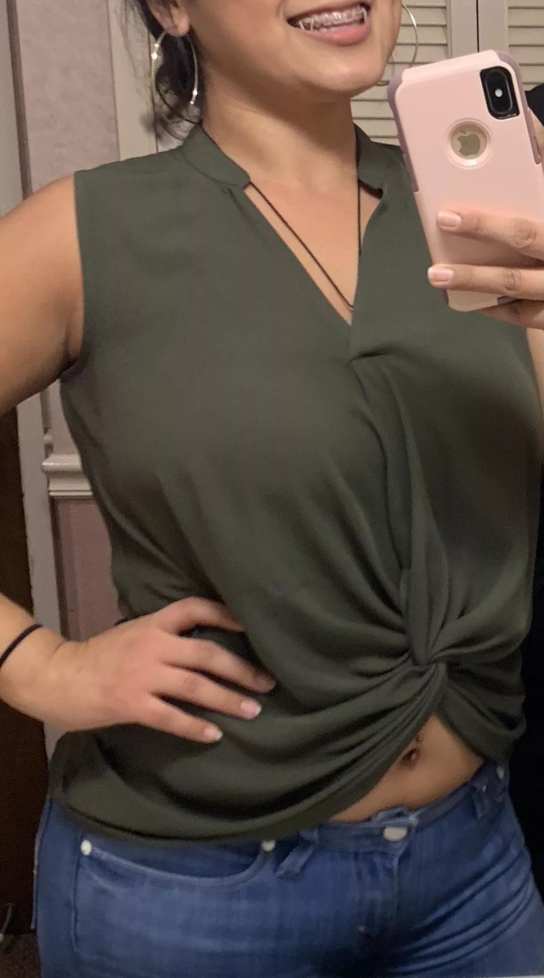 [image] Come see what this tongue 👅 does! 😋😈