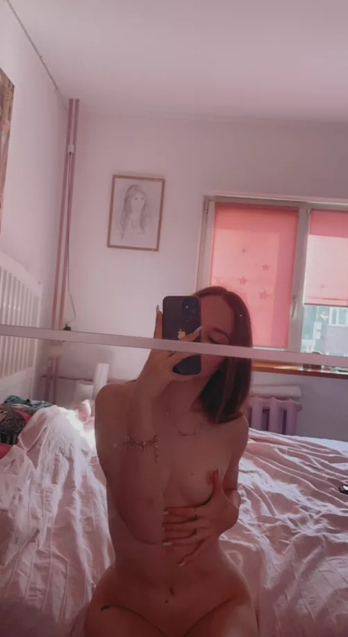 [image] For those of you requesting more full body pics, here you go! I hope you enjoy the view!