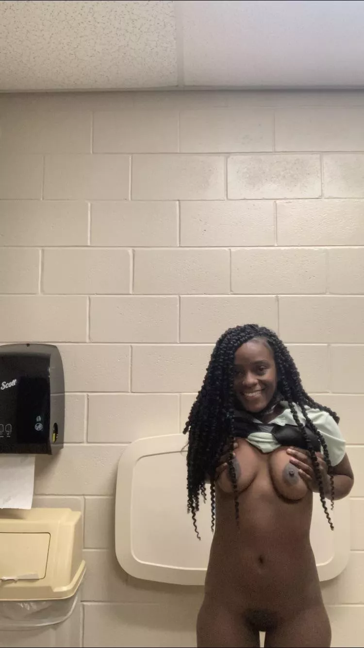 [image] Happy Saturday