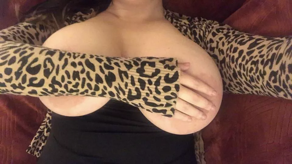 [image] Lazy night in✨