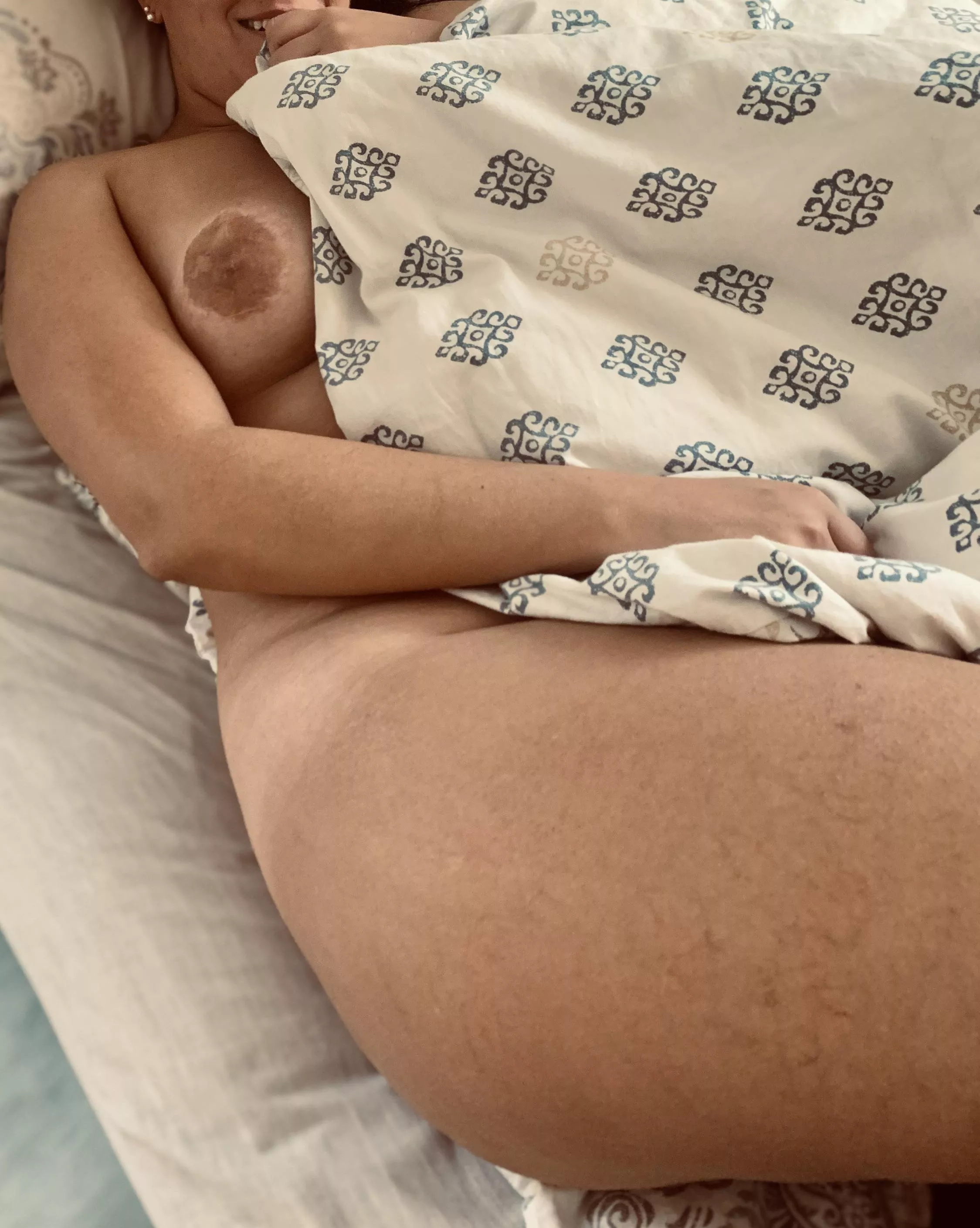 [image] She said let’s kick off the year right. I obliged 😌 anyone else want to help😏