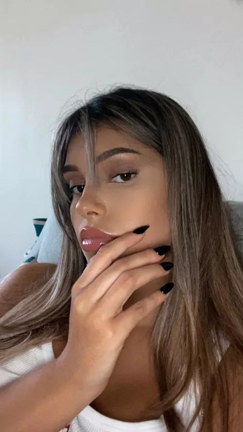 Imagine my nails wrapped around your neck