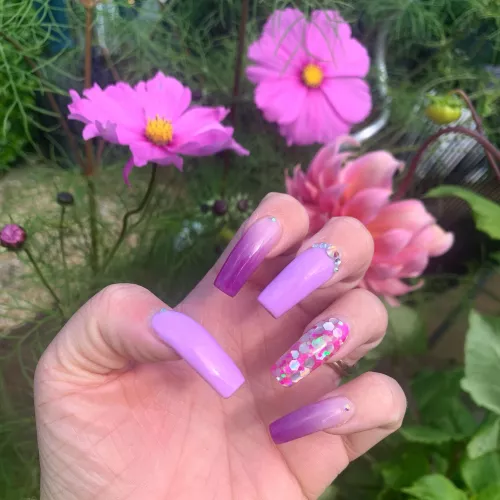 Imagine them squeezing your balls… 💅🏼💦