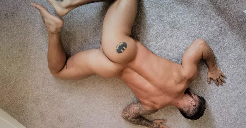 Imagine walking in on me with my cheeks spread like this ππ