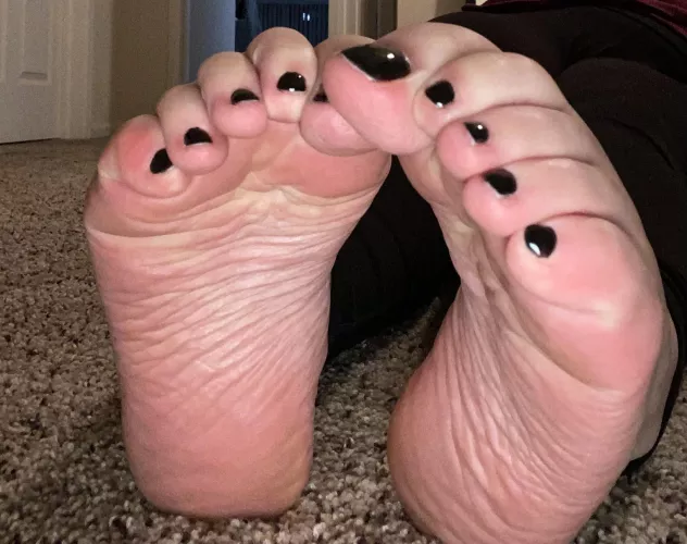 Imagine your tongue sliding over my wrinkles