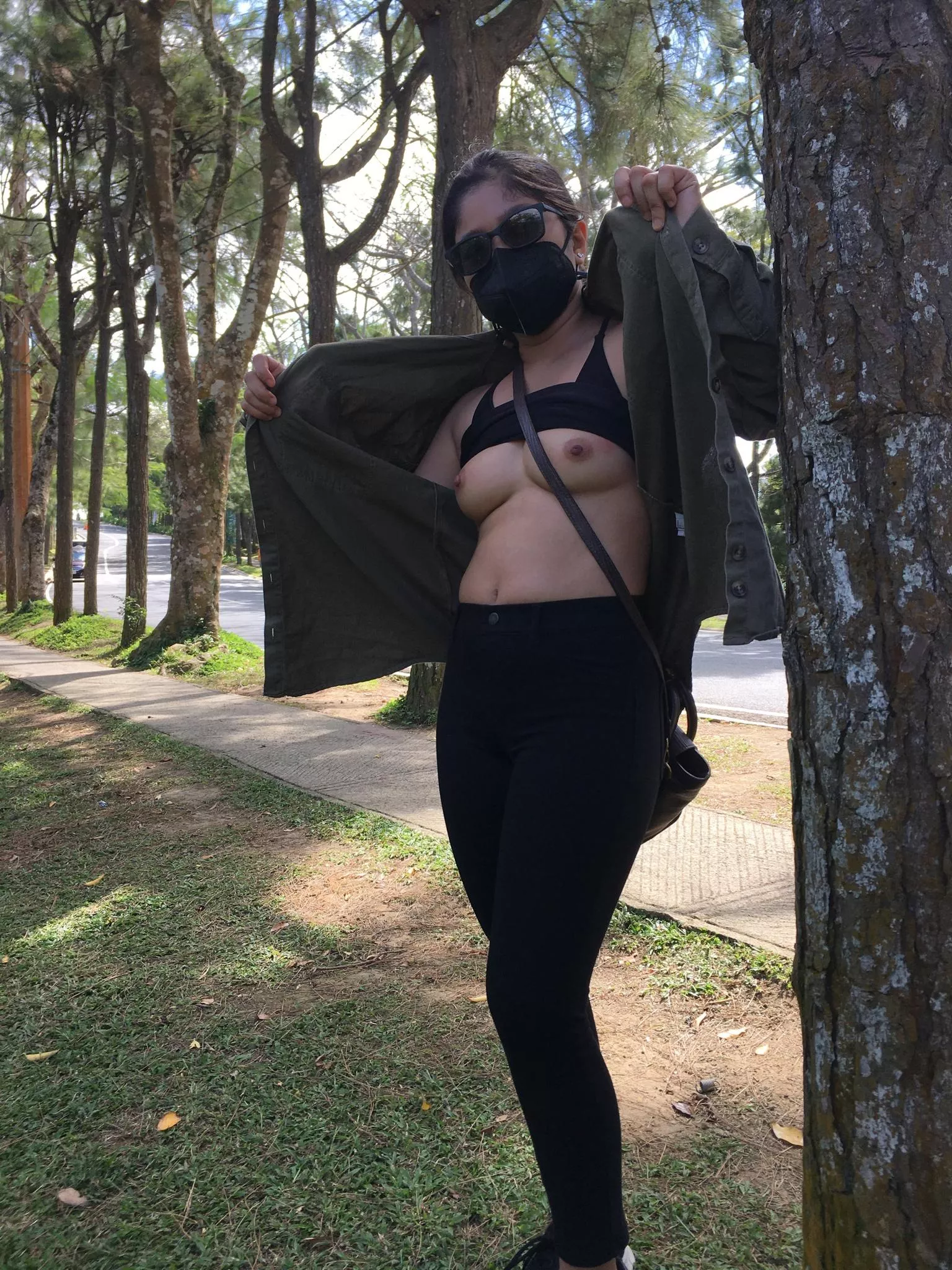 [IMG] I was not really prepared when that cute guy on the hiking trail suddenly asked me to flash for him…I did it anyway!