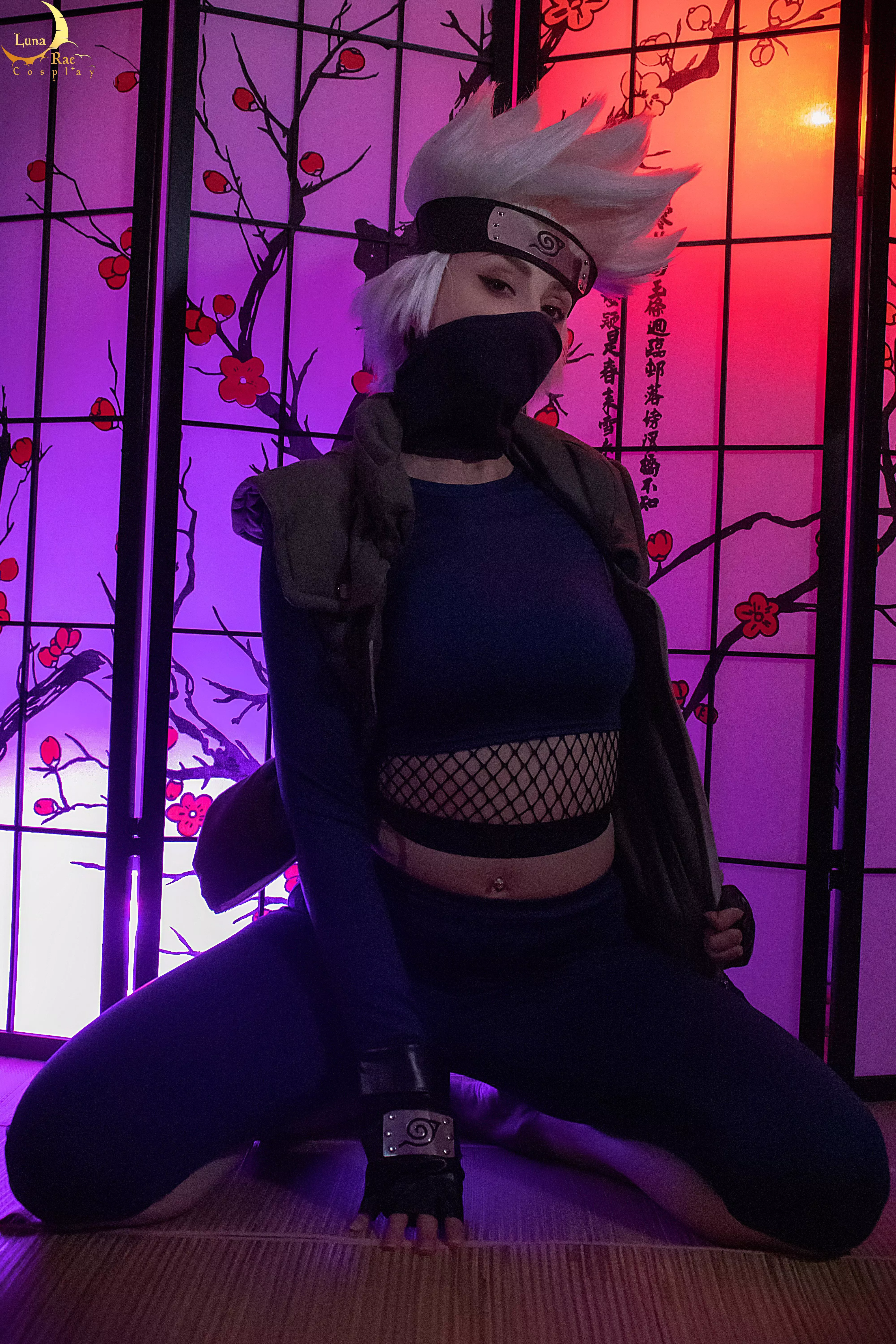In another world we had Fem Kakashi, and there were no wars because of it. Fem Kakashi by LunaRaeCosplay In another world we had Fem Kakashi, and there were no wars because of it. Fem Kakashi by LunaRaeCosplay