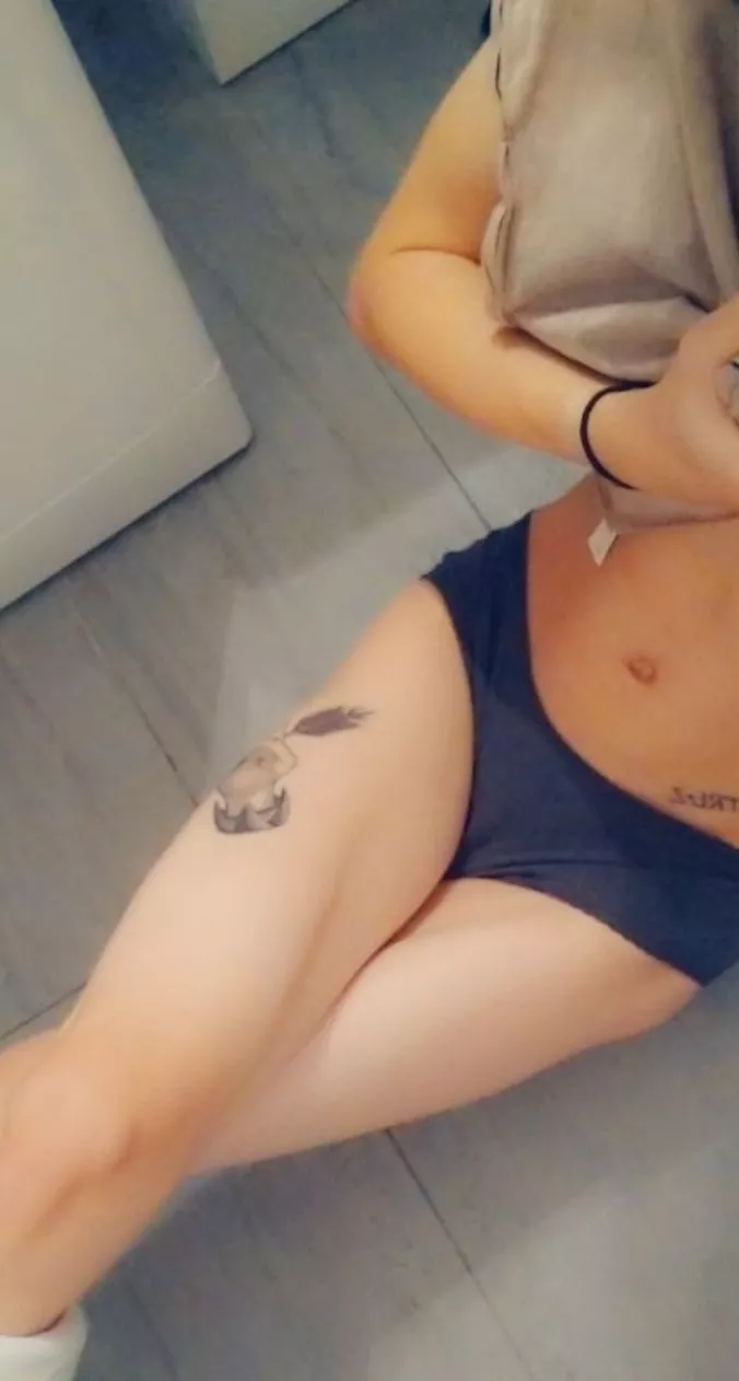 In dire need of someone interesting 🥰✨