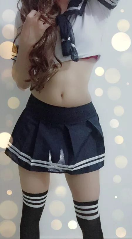 In school 🏫 I realise🤔 did i missed to wear something today 👱🏻♀️🤦🏼♀️