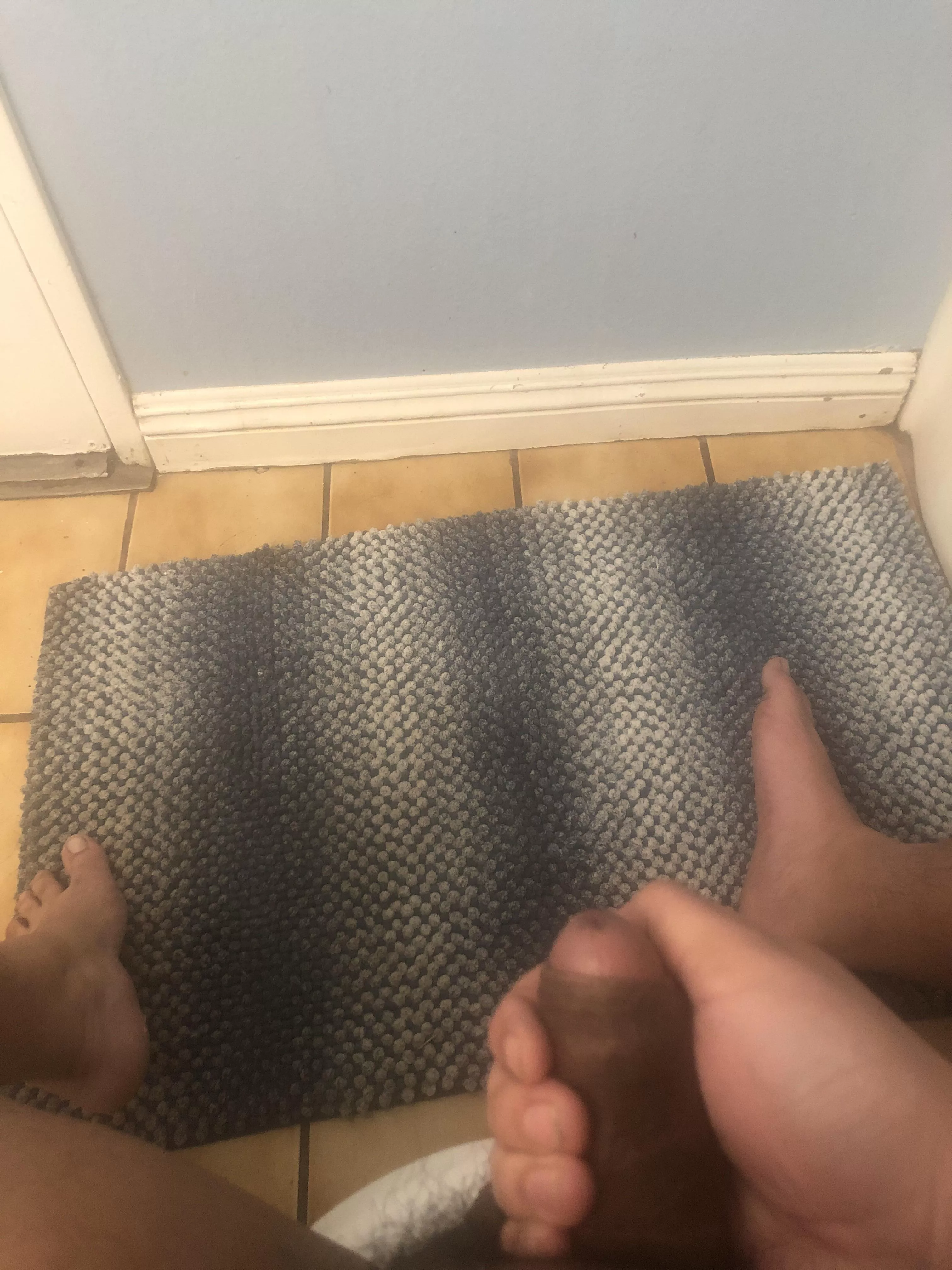 In the IE area hmu for meet ups/ I’m 22