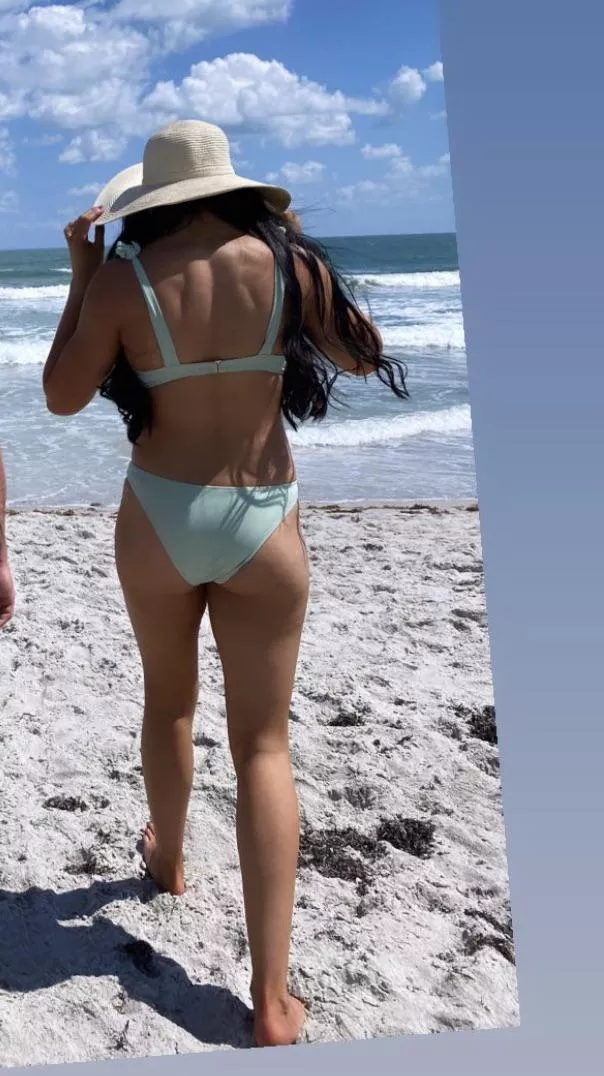 Indi Hartwell cute fit butt