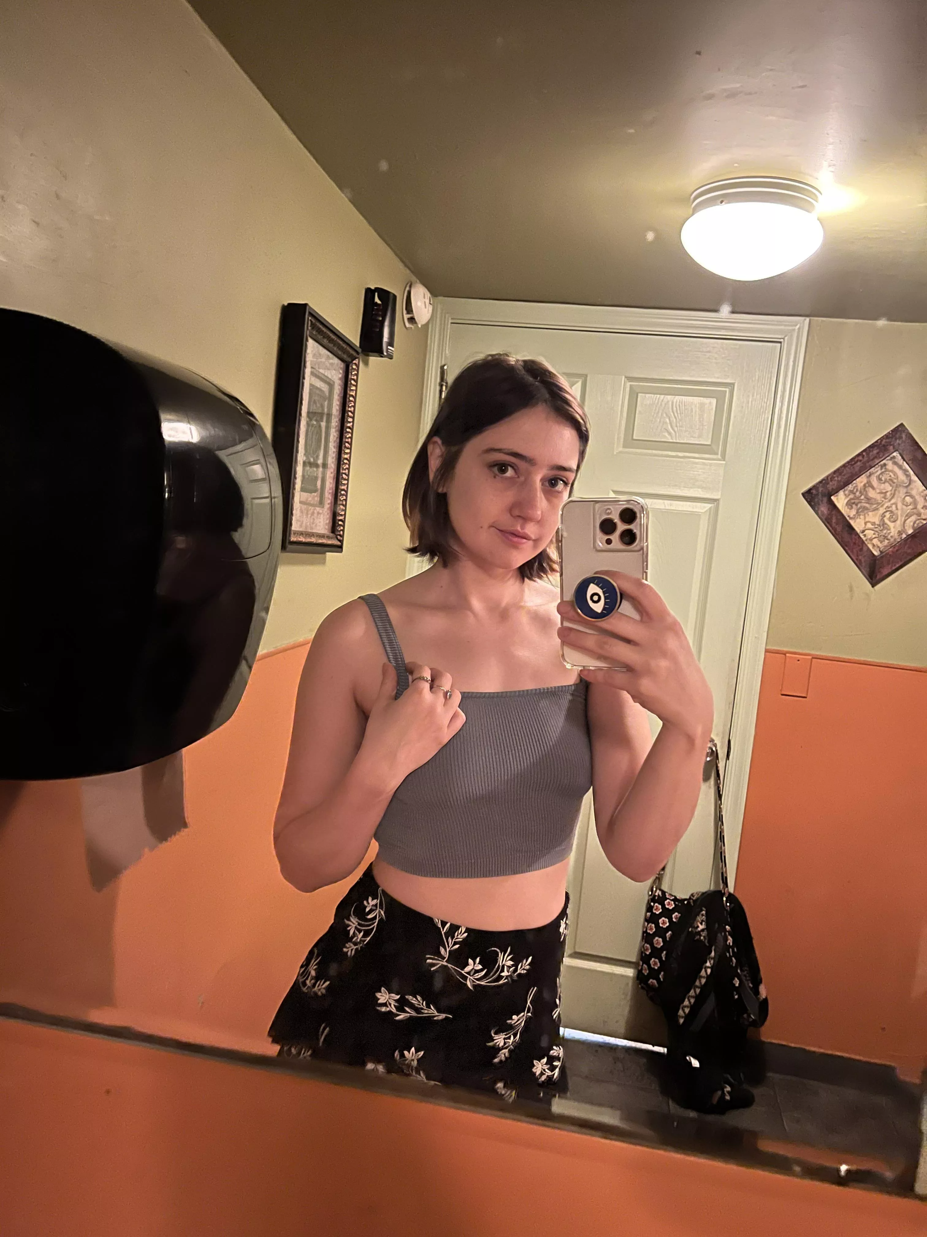 Indian restaurant bathroom sel[f]ie