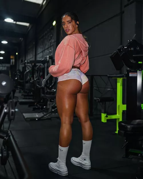 Indira Badia Fonseca (@indira.badia)