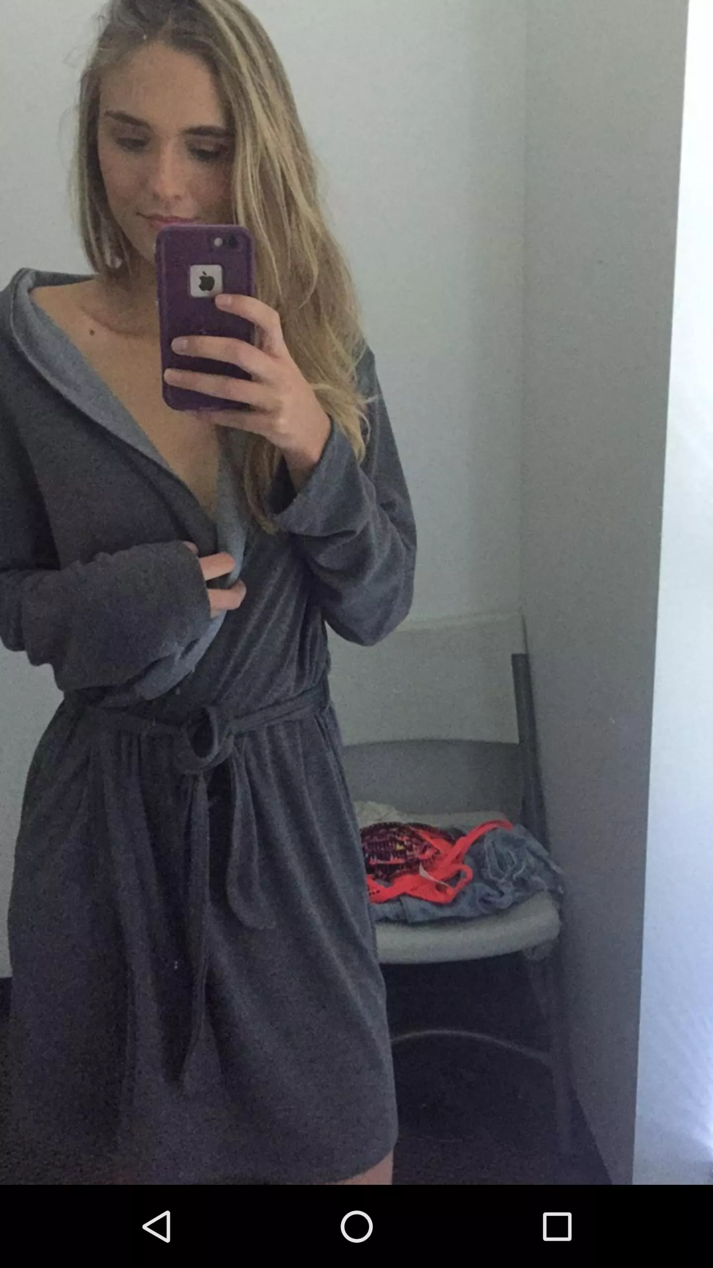 [instagram] How can she be so sexy, showing so little?