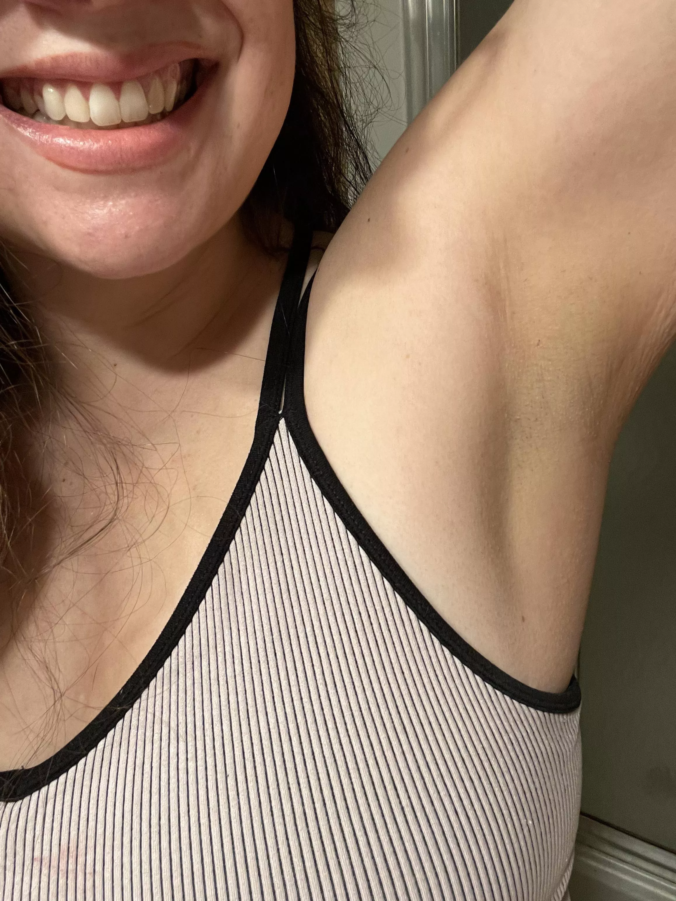 Interact if you’d lick 👅 my pit 💕