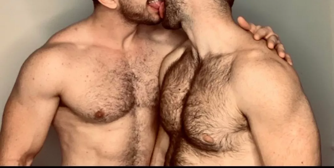 Introducing my boyfriend. Would you like to see more? 😎