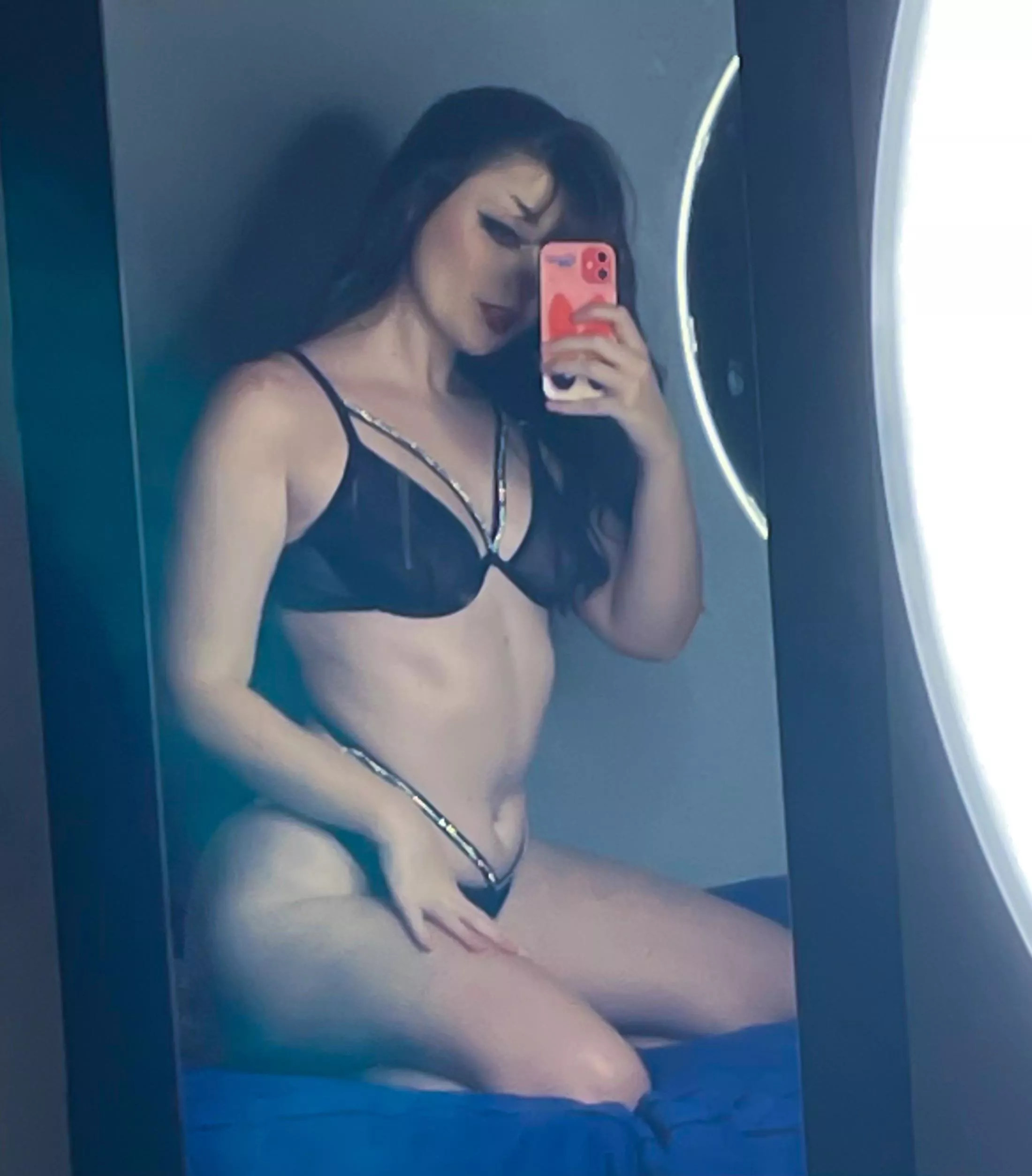 is anyone up? 😅😉