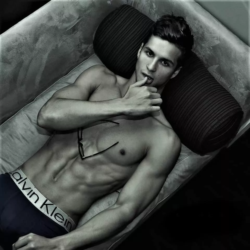 😍 Is he from a video game I need to play?